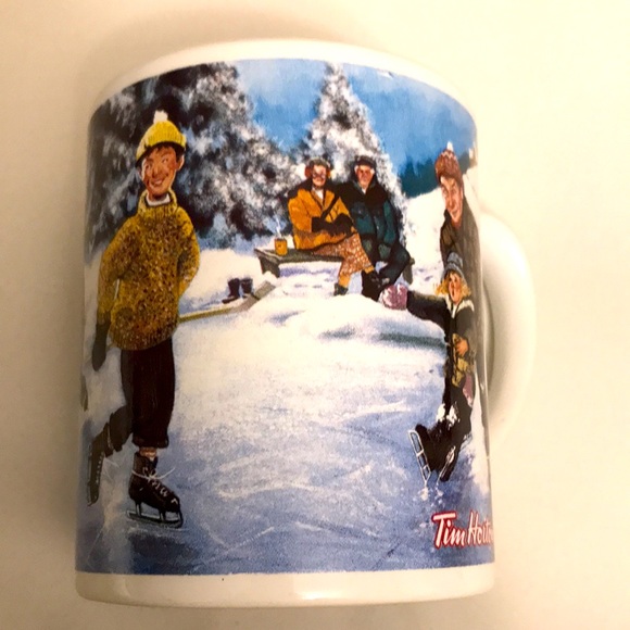 Mug Tim Hortons No3 Collector Series “Skating Pond” Limited Excellent Condition - Picture 2 of 6